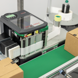 Side-apply print & apply with LTMA applicator