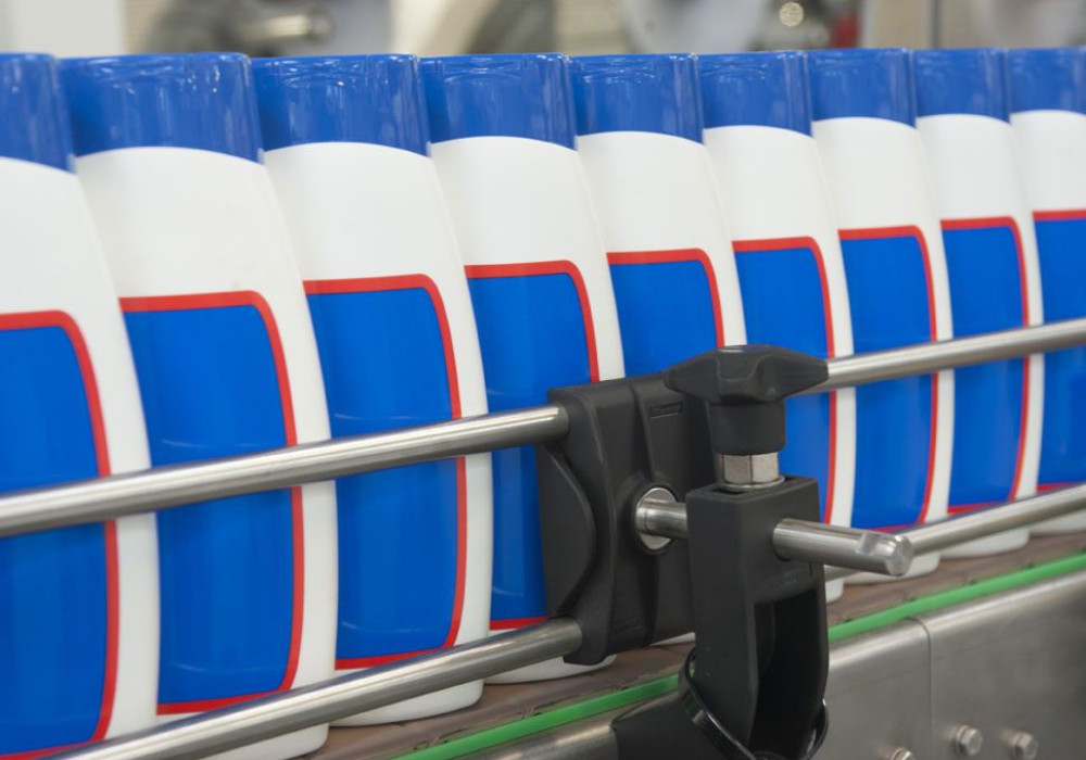 Labelled shampoo bottles | Advanced Labelling Systems